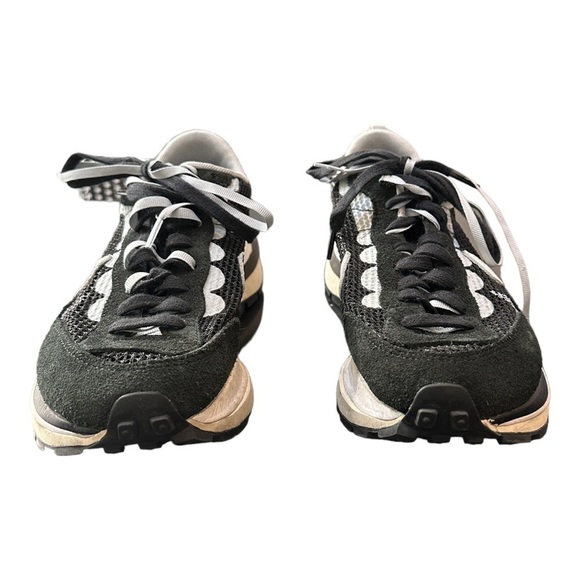 Nike Black and White Athletic Shoes - Picture 2 of 11